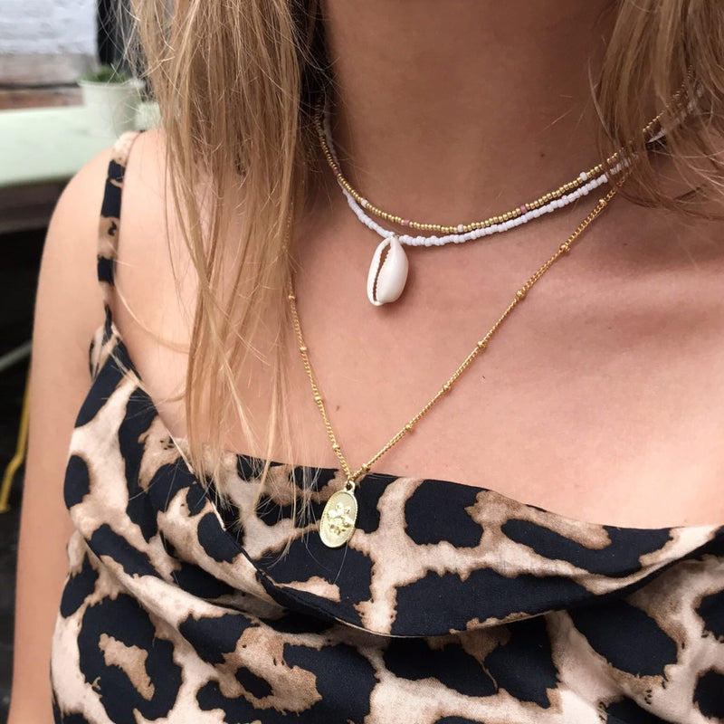 Basic white shell necklace