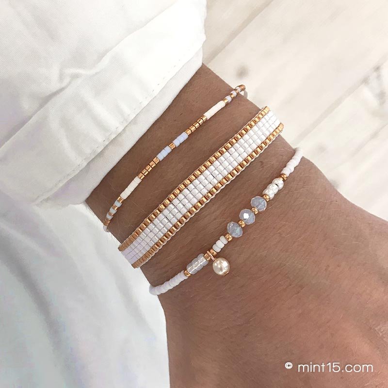 Bracelet set ‘White & Soft Blue’